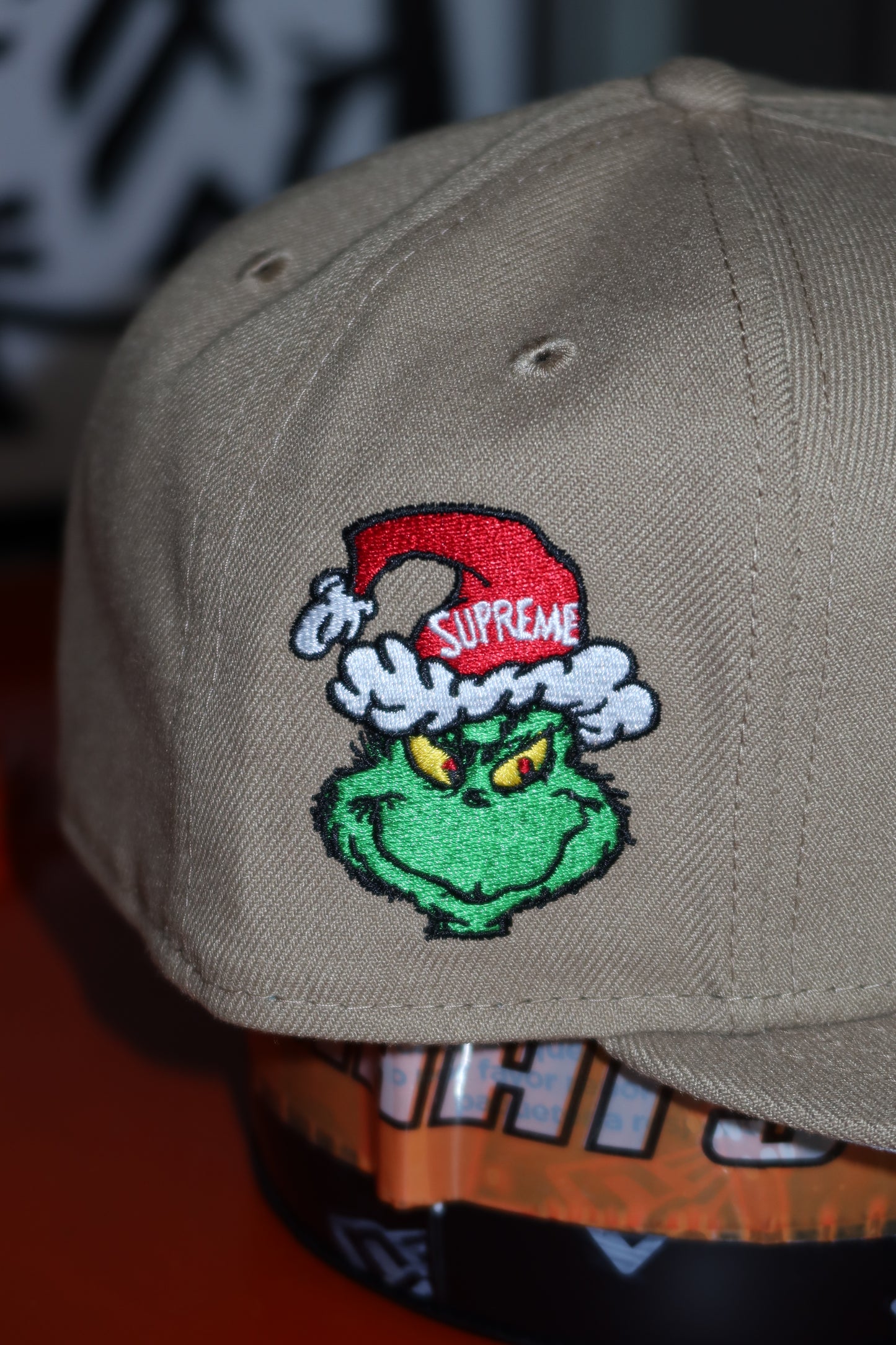 SUPREME GRINCH CAQUI
