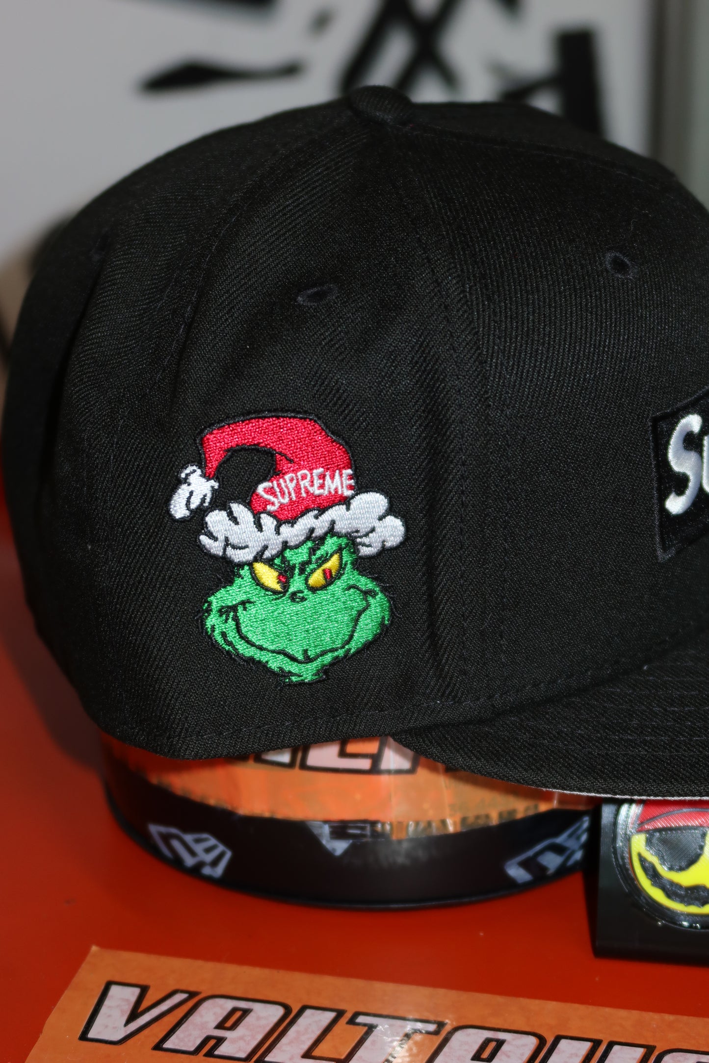 SUPREME GRINCH NEGRA