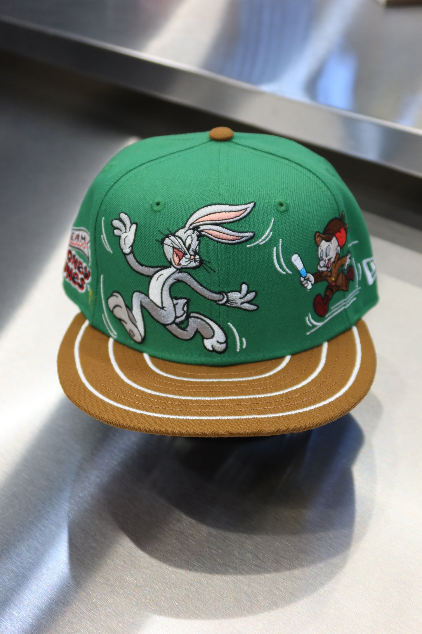 LOONEY TUNES EUROPE EXCLUSIVE GREEN