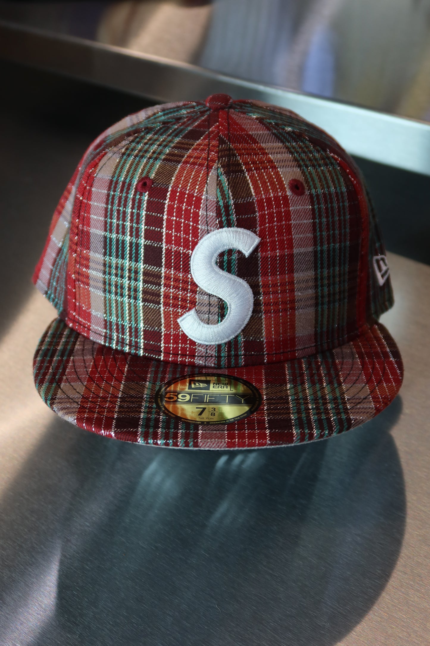 SUPREME RED METALLIC PLAY